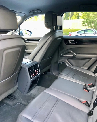 Porsche Cayenne cena 350000 przebieg: 110000, rok produkcji 2018 z Warszawa małe 92